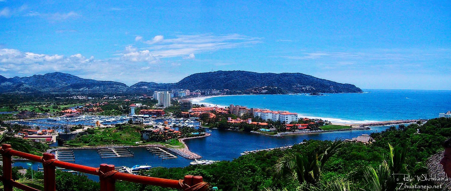 Marina y zona hotelera de Ixtapa