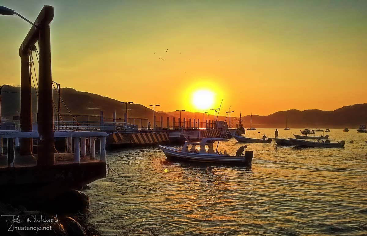 El Muelle Municipal - Zihuatanejo
